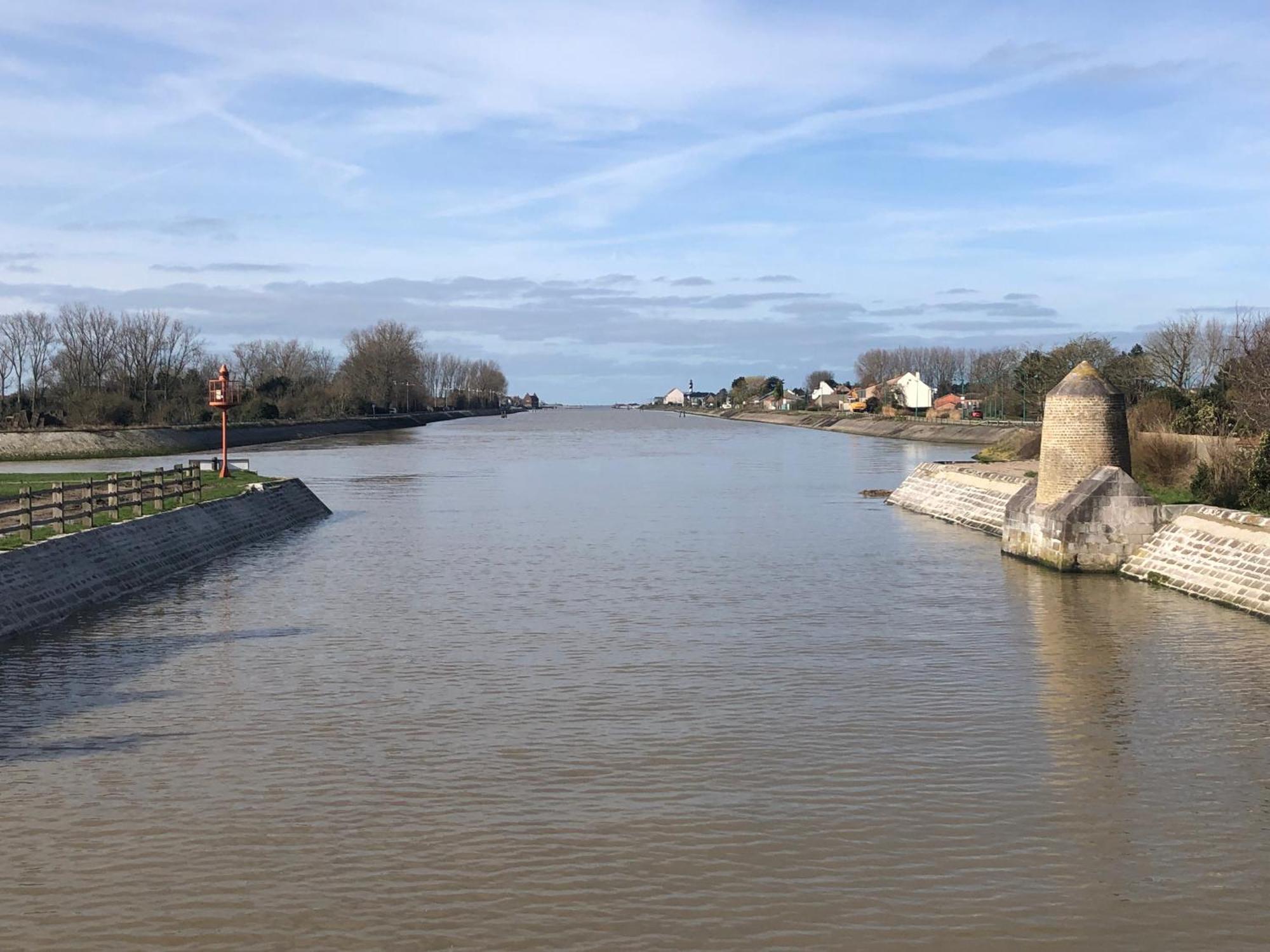 Gite Sur Grand Fort Philippe Bagian luar foto